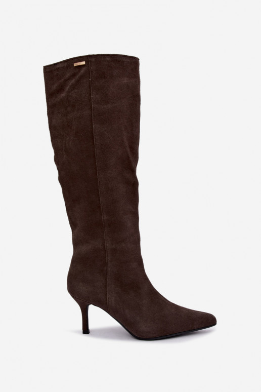 botas altas de ante sintético con tacones finos aisladas modelo de fácil colocación Big Star UU274495 color marrón oscuro