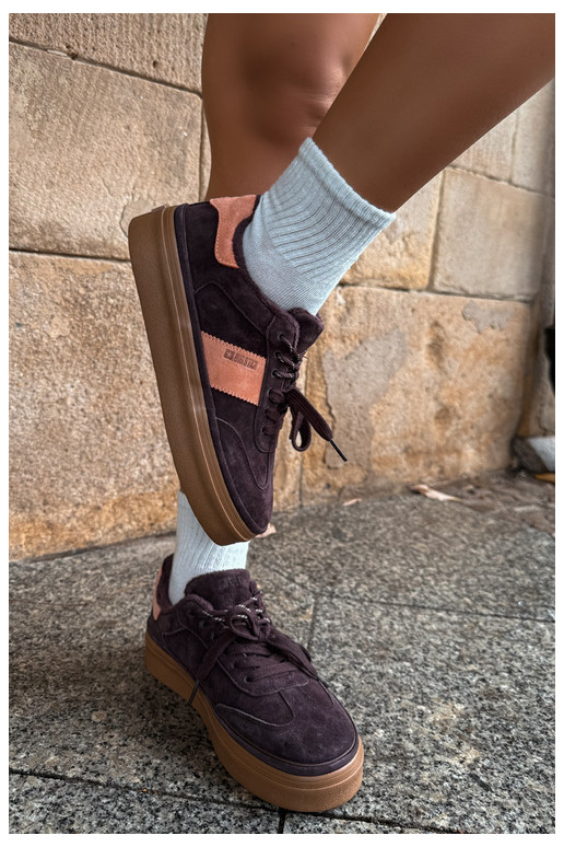 botas de estilo sneaker de ante sintético para mujeres aisladas Big Star UU274770 color chocolate