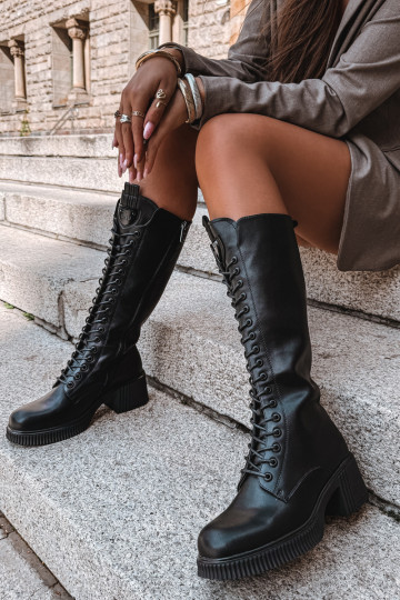 Botas largas de cuero con cordones y tacones, cálidas Vinceza 66804 en color negro 2