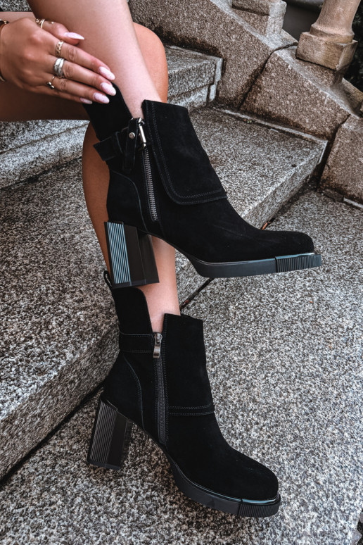 Botines negros de ante sintético con tacones y hebillas Vinceza 91152