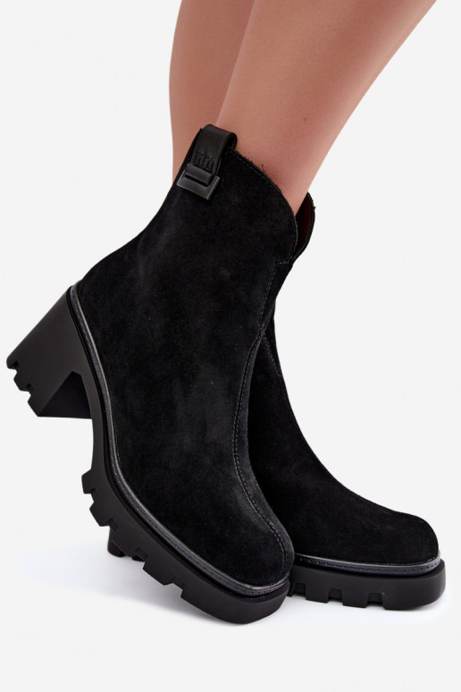 Zapatos aislados de ante sintético con tacones T.Sokolski SH Z26-428 negro