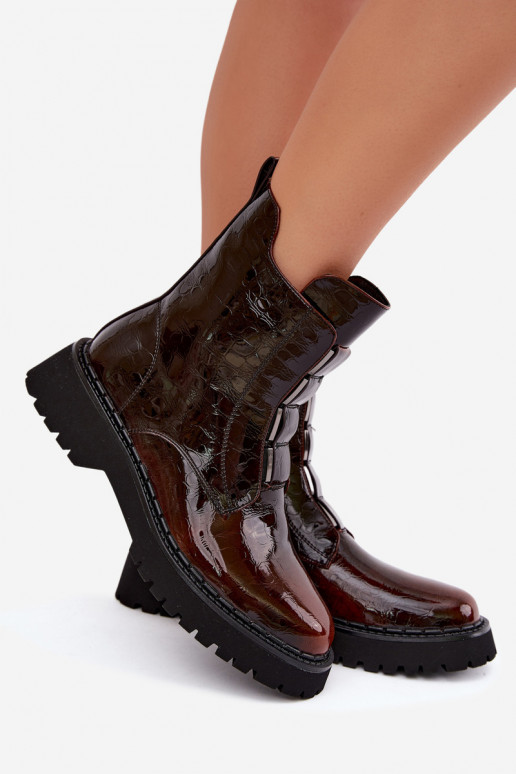 Botines aislados para mujer con efecto charol T.Sokolski Z26-501 marrón