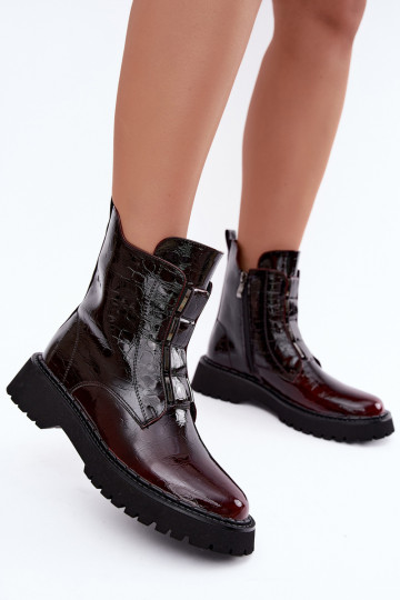 Botines aislados para mujer con efecto charol T.Sokolski Z26-501 burdeos