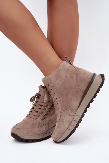 Botines aislados para mujer de ante sintético color arena Alirella 2