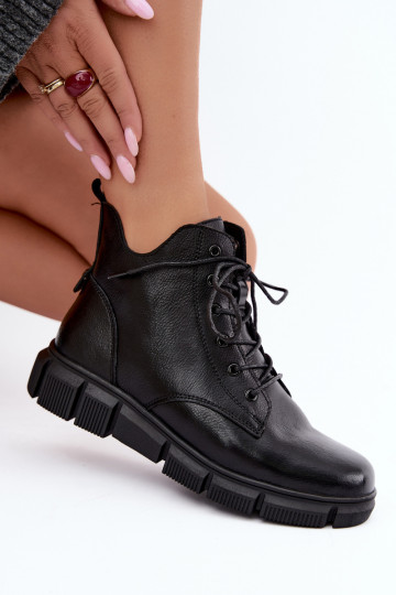 Botines aislados de piel sintética color negro Girelisse