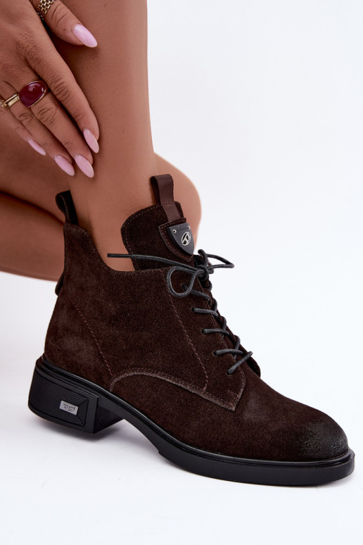 Botas aisladas de ante sintético con adornos Vinceza Czekolado