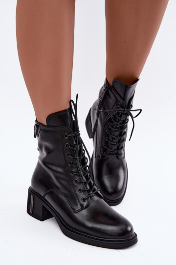 Botines aislados de cuero natural Vinceza negros