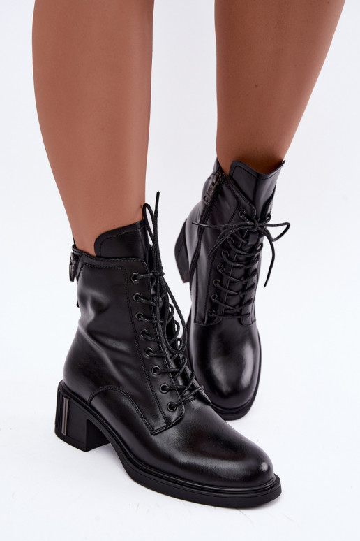Botines aislados de cuero natural Vinceza negros