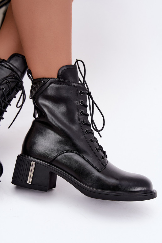 Botines aislados de cuero natural Vinceza negros