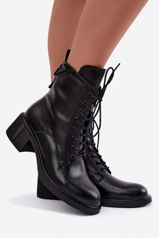 Botines aislados de cuero natural Vinceza negros