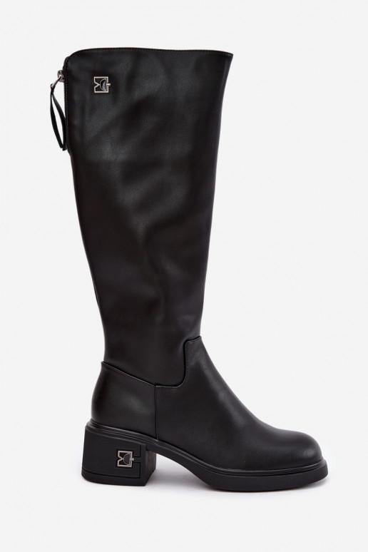 Botas altas aisladas de cuero natural Vinceza negros