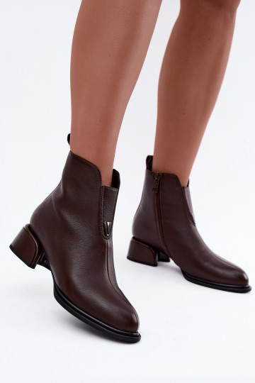 Botines aislados para mujer de cuero natural con tacones bajos Vinceza Czekolado