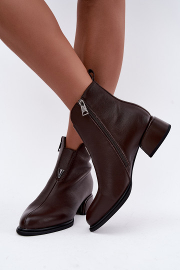 Botines aislados para mujer de cuero natural con tacones bajos Vinceza Czekolado 2