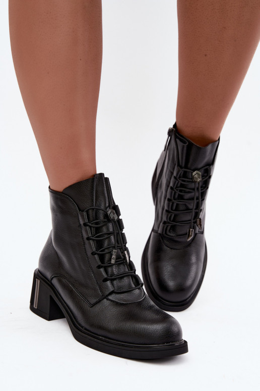 Botines aislados en cuero natural Klocke Vinceza 89161 en color negro
