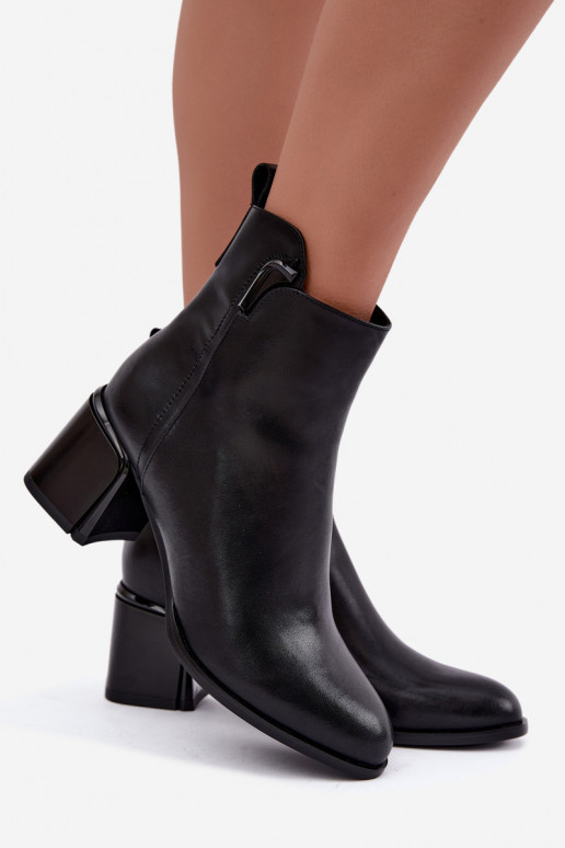 Botines de mujer de cuero sintético con tacón, aislados, negros Kirella