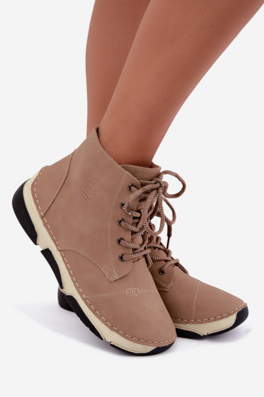 Botines de mujer aislados, color arena Lerissa