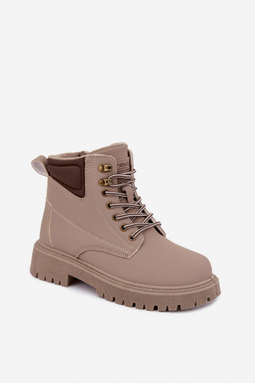 Zapatos de mujer aislados, color arena Sarvella