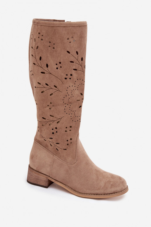 Botas altas de mujer color arena con elementos calados Helinna Klocke