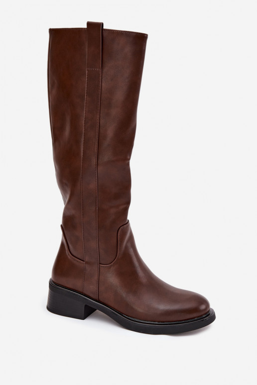 Botas altas de mujer con tacón bajo en color marrón Averna