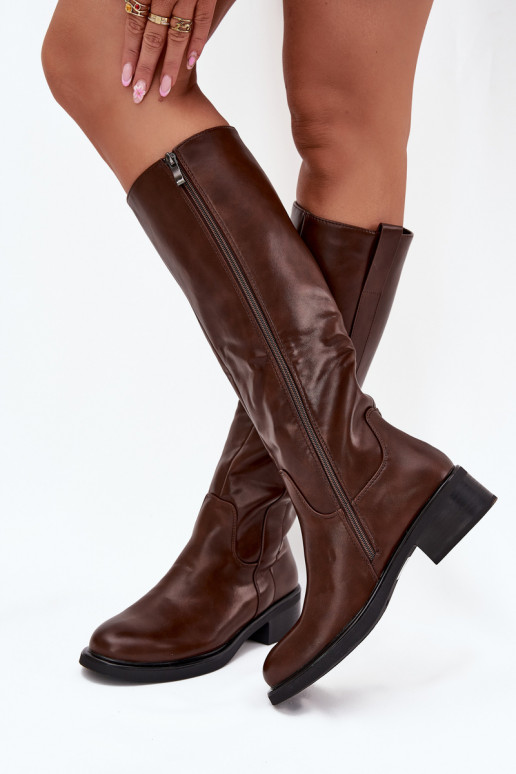 Botas altas de mujer con tacón bajo en color marrón Averna