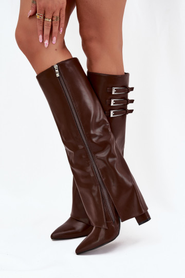 Botas altas de mujer con tacón y caña de cordones, correas con hebillas en color chocolate Nirisa 2