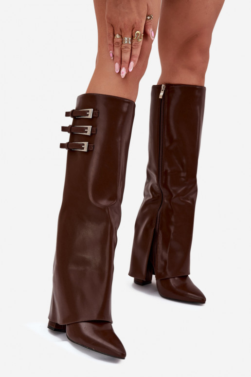 Botas altas de mujer con tacón y caña de cordones, correas con hebillas en color chocolate Nirisa