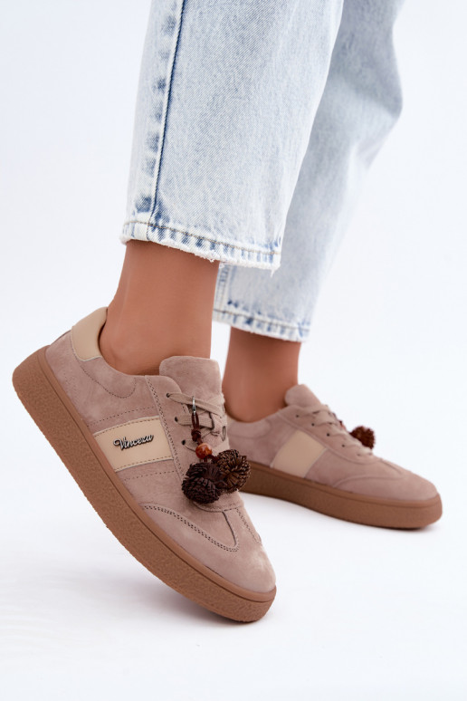 Zapatillas de ante sintético con pompones Vinceza 79682 color arena