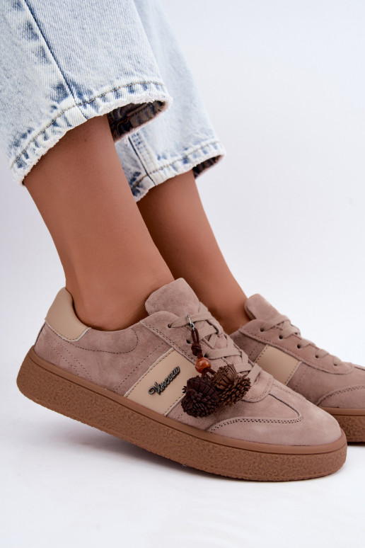 Zapatillas de ante sintético con pompones Vinceza 79682 color arena