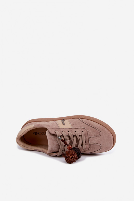 Zapatillas de ante sintético con pompones Vinceza 79682 color arena