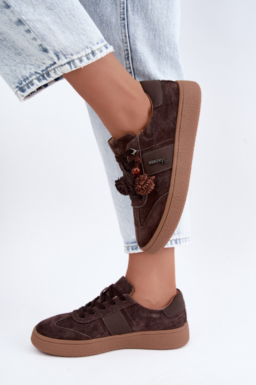 Zapatillas de ante sintético con pompones Vinceza 79682 color chocolate