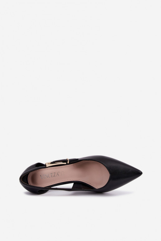 Zapatos de tacón alto con recortes y hebillas doradas Vinceza 62288 negras