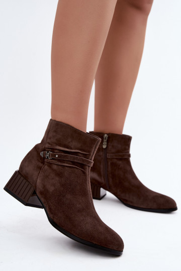 Botines de mujer de ante sintético Klocke aislados D&A CR62-3476 en color marrón 2