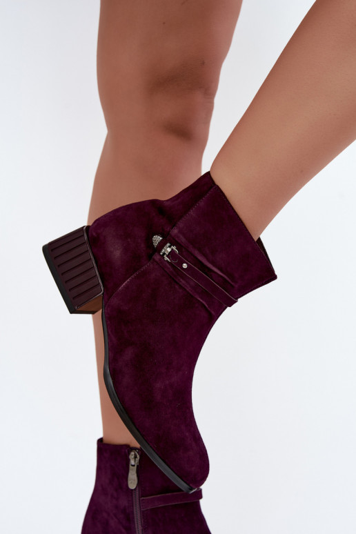 Botines de mujer de ante sintético Klocke aislados D&A CR62-3476 en color ciruela