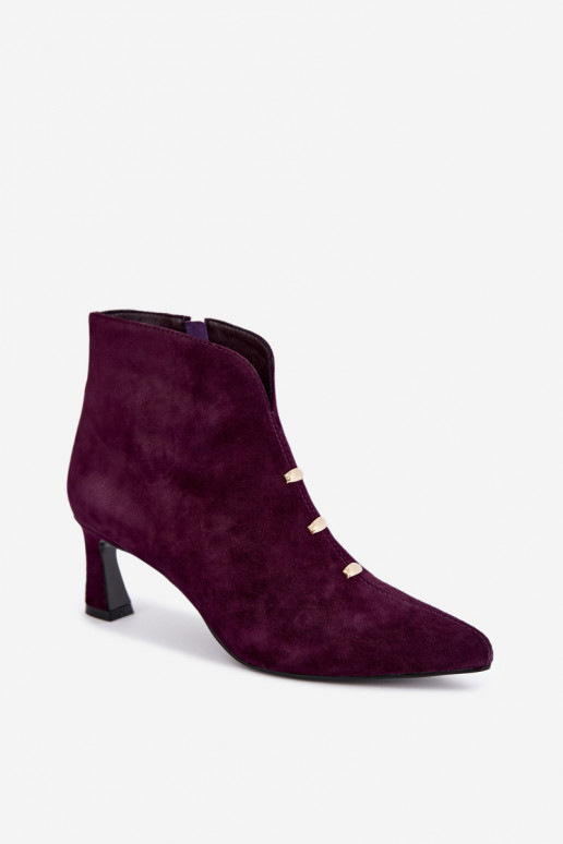 Zapatos de cuero de ante para mujer aislados con tacones D&A CR62-3496 en color ciruela
