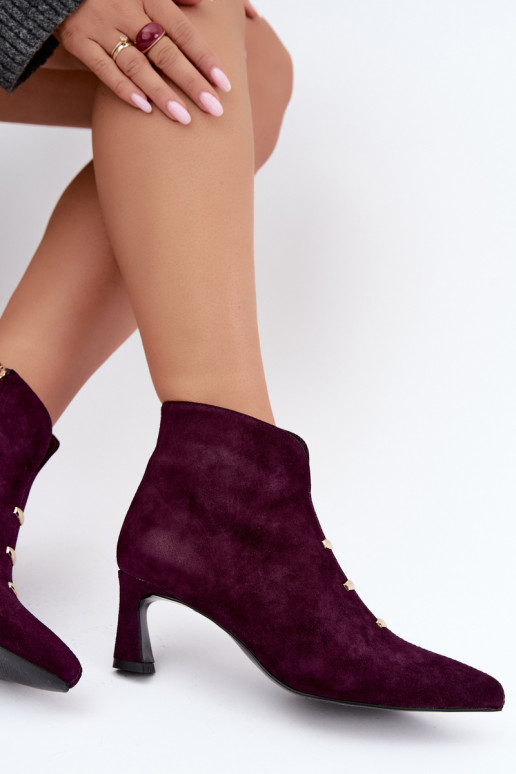 Zapatos de cuero de ante para mujer aislados con tacones D&A CR62-3496 en color ciruela