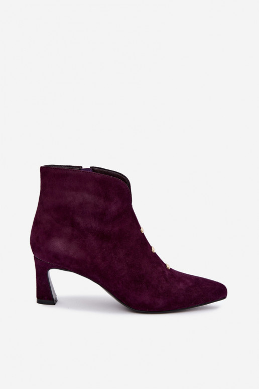 Zapatos de cuero de ante para mujer aislados con tacones D&A CR62-3496 en color ciruela