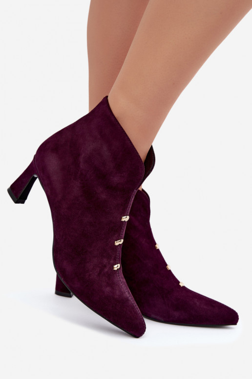 Zapatos de cuero de ante para mujer aislados con tacones D&A CR62-3496 en color ciruela