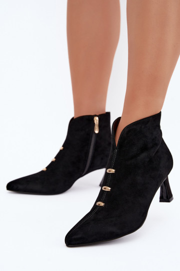 Zapatos de cuero de ante para mujer aislados con tacones D&A CR62-3496 en color negro 2