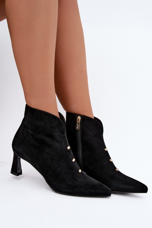 Zapatos de cuero de ante para mujer aislados con tacones D&A CR62-3496 en color negro