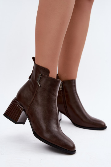 Botines de cuero con tacones aislados D&A CR62-3442 en color chocolate 2