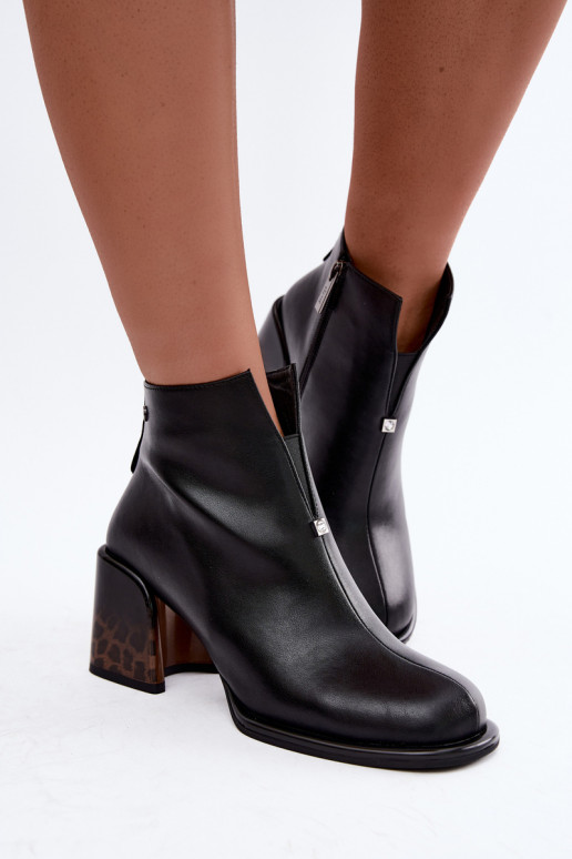 Botines aislados de cuero sintético para mujer con tacones GOE UU2N4204 negros