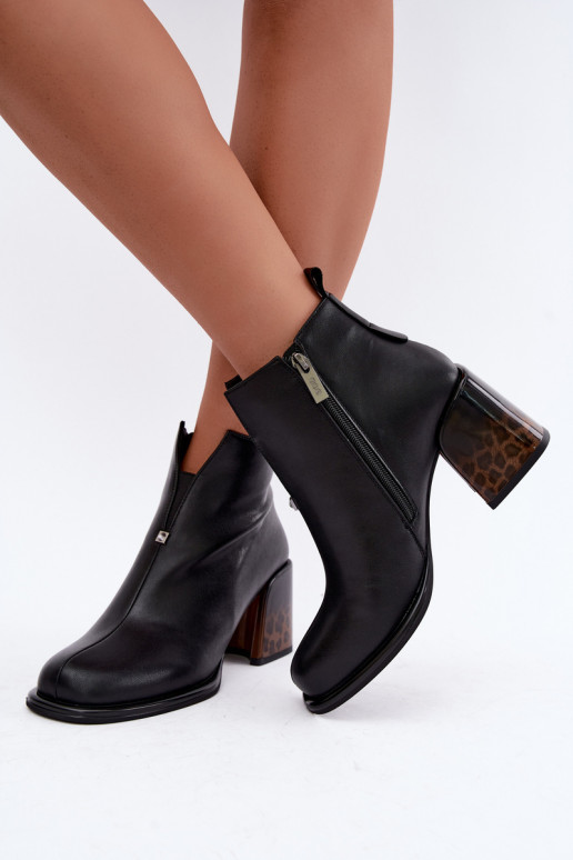 Botines aislados de cuero sintético para mujer con tacones GOE UU2N4204 negros