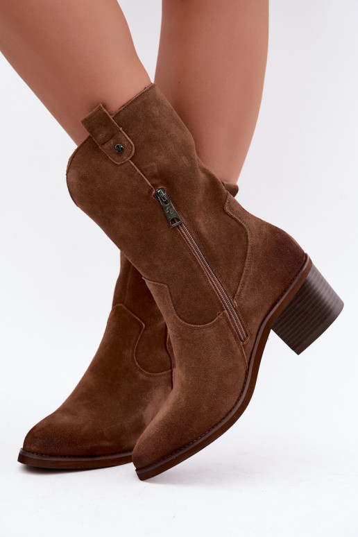 botines aislados de estilo vaquero con tacones Vinceza 133106 en marrón