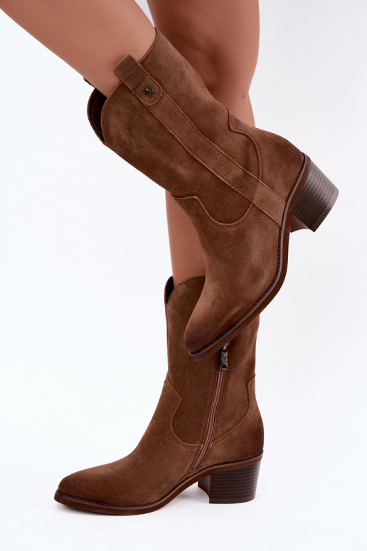 botines aislados de estilo vaquero con tacones Vinceza 133106 en marrón