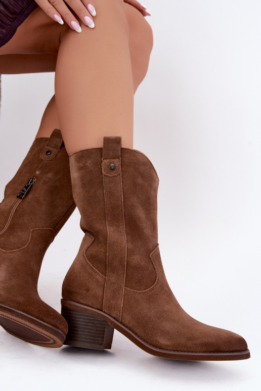 botines aislados de estilo vaquero con tacones Vinceza 133106 en marrón