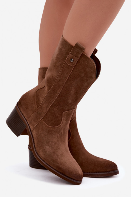 botines aislados de estilo vaquero con tacones Vinceza 133106 en marrón