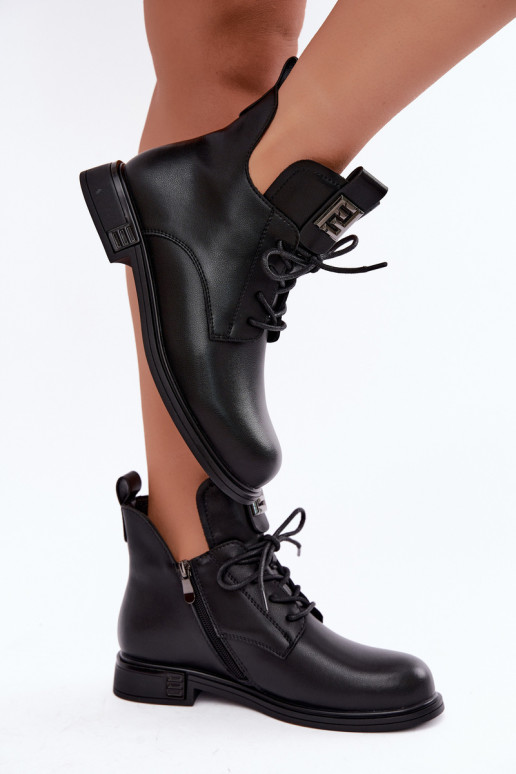 botines aislados con tacones anchos y adornos D&A MK62-7034 en negro