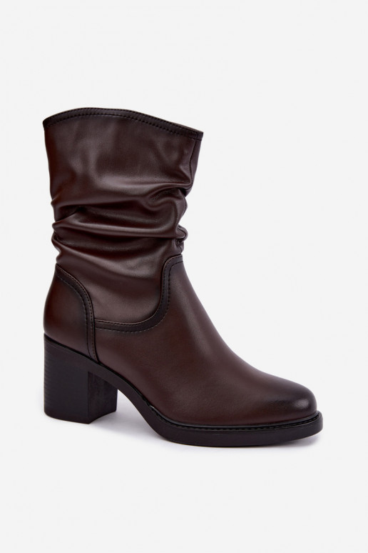 botines aislados con volantes y tacones Sergio Leone BT-60 en chocolate
