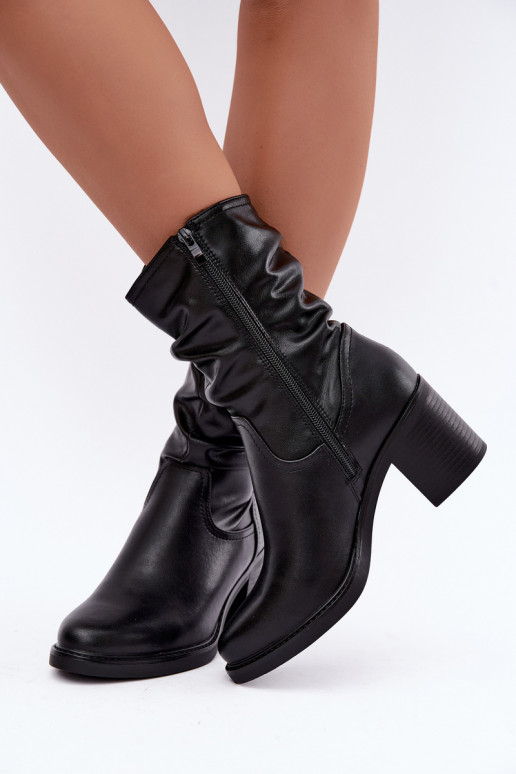 botines aislados con volantes y tacones Sergio Leone BT-60 en negro
