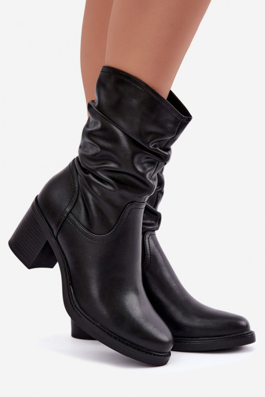 botines aislados con volantes y tacones Sergio Leone BT-60 en negro